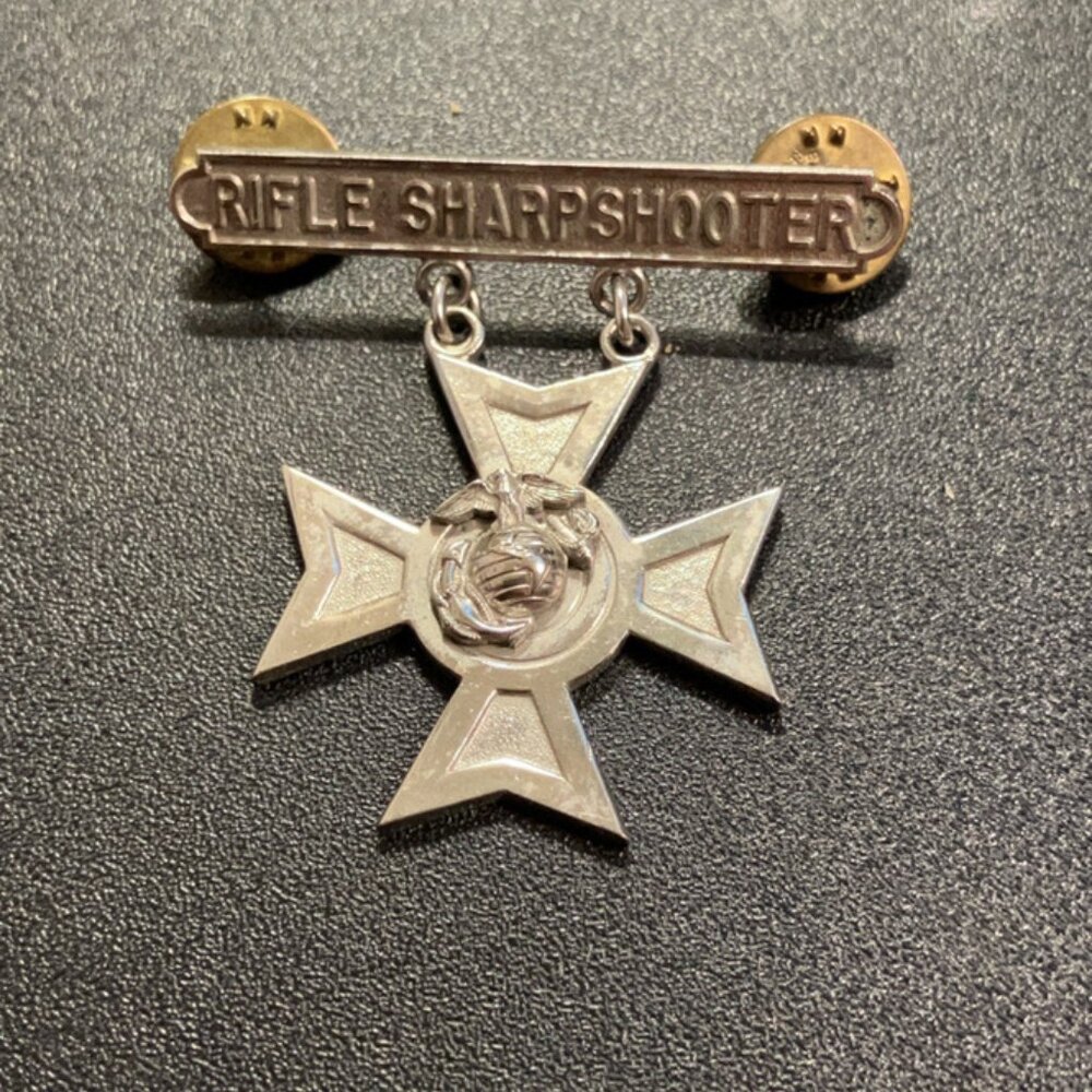 USMC Marine Corps Rifle Sharpshooter Marksman Badge pin